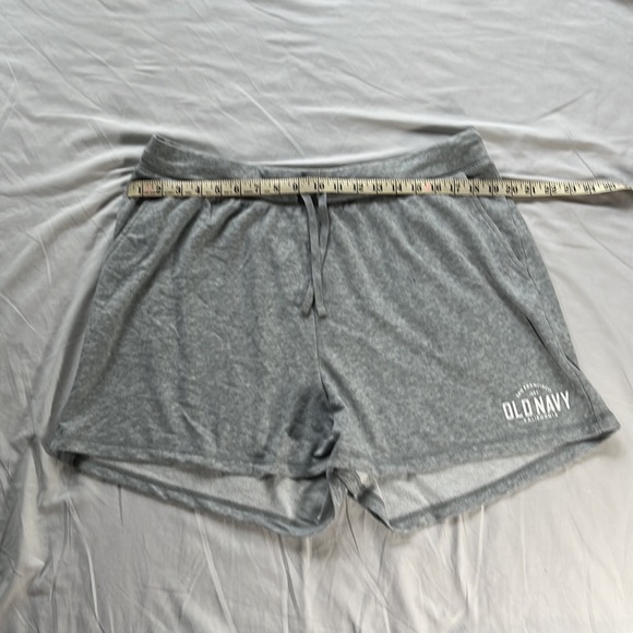 NWOT Old Navy Grey Logo-Graphic Sweat Shorts for Women, Extra Large, 2 pockets - Picture 5 of 9